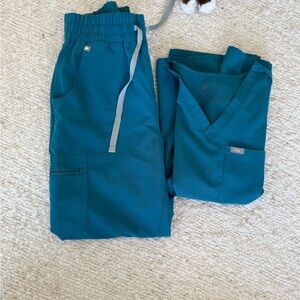 Figs Aqua Blue Scrub Set